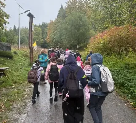 Rajd Górska Jesień 2026: Uczniowie z Rybnika zdobyli Halę Lipowską mimo trudnych warunków