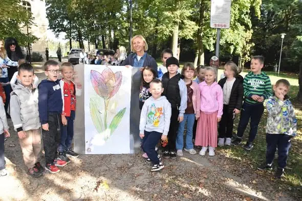 Krokusowe spotkanie pokoleń w Czerwionce-Leszczynach – zasadzono 1000 cebulek