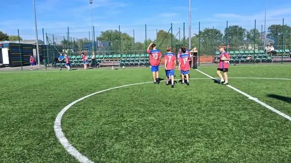 Młodzi piłkarze z awansem do etapu regionalnego turnieju „Z Orlika na Stadion”