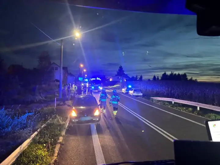Wypadek motocyklisty z samochodem w Piecach na ul. Rydułtowskiej