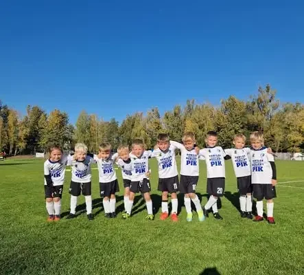 Skrzaty Fortecy Świerklany 2020/21 triumfują na turnieju w Kamieniu