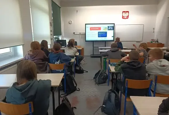Uczniowie z Rybnika zgłębiali tajniki podatków podczas webinaru