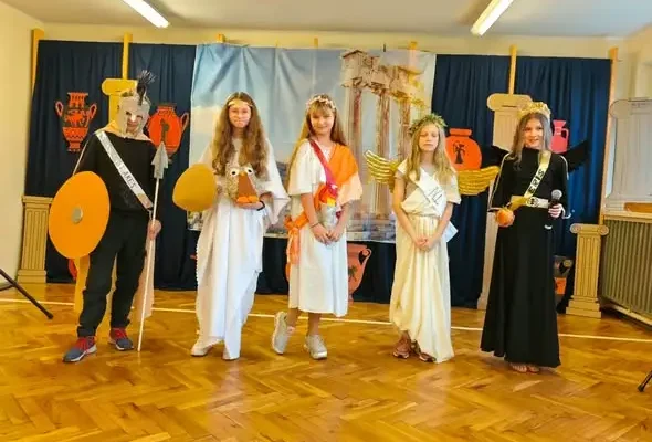 Mitologiczny konkurs w szkole: klasa Va pokonała Vb o pół punktu