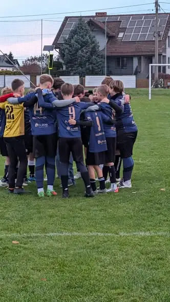Młodzicy MKS 25 Lyski rozgromili GMKS Nędza 8:2 w Nowej Wsi