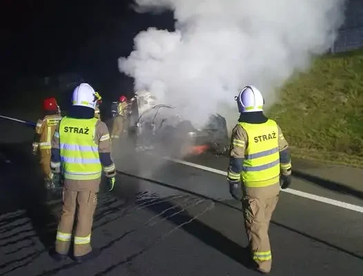 Pożar samochodu osobowego na autostradzie A1a – interwencja OSP Świerklany