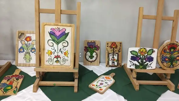 Uczniowie SP18 w Rybniku zapraszają na wystawę prac plastycznych